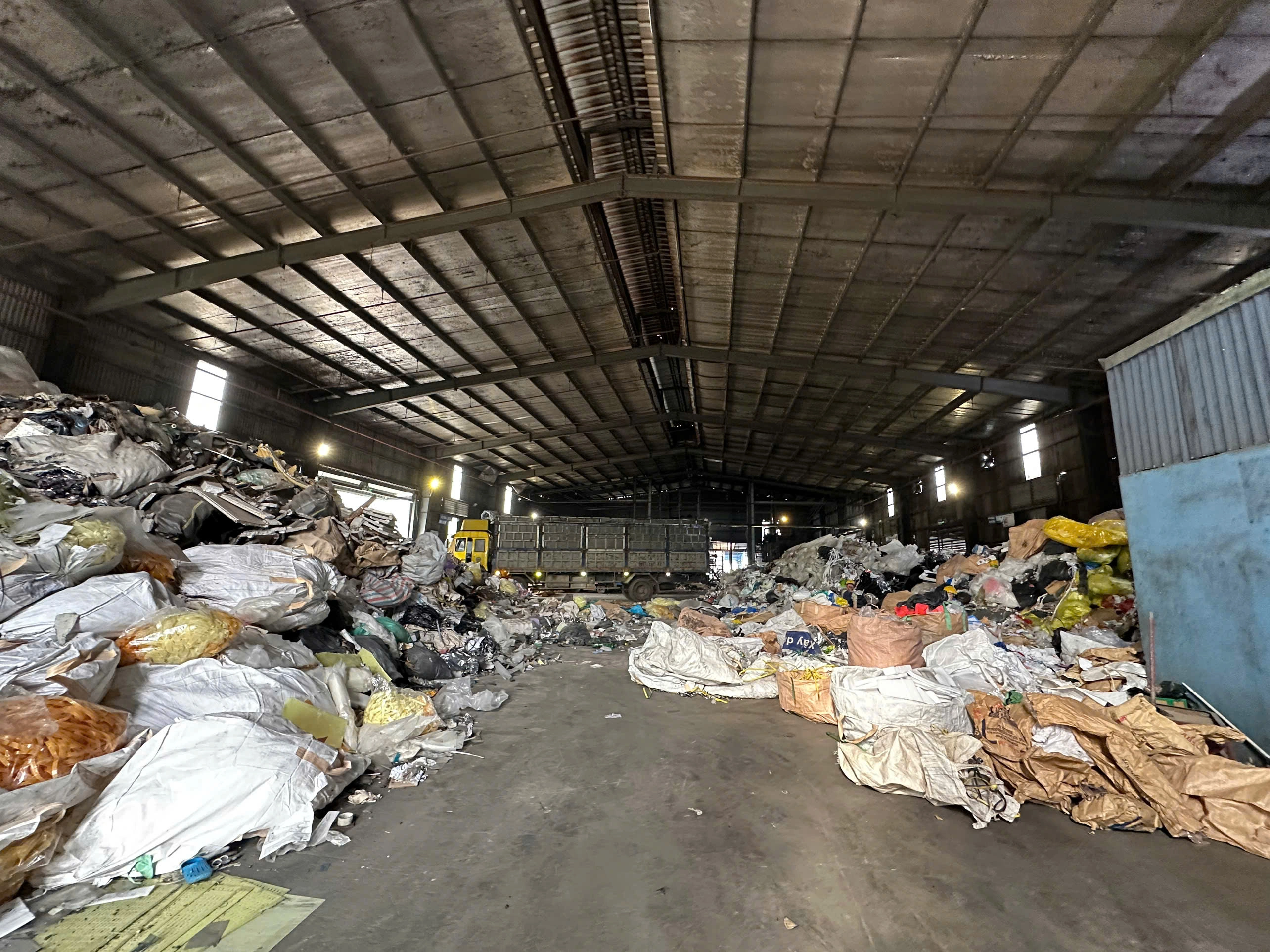 ENPRO  Lấy Mẫu Rác Thải Nguy Hại Tại Công Ty Việt Xuân Mới